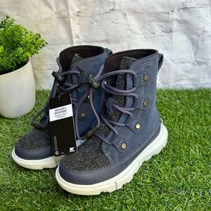 Sorel Kids' Explorer Waterproof
Lace-up Boot In India Ink/ Moonstone Size 10 new